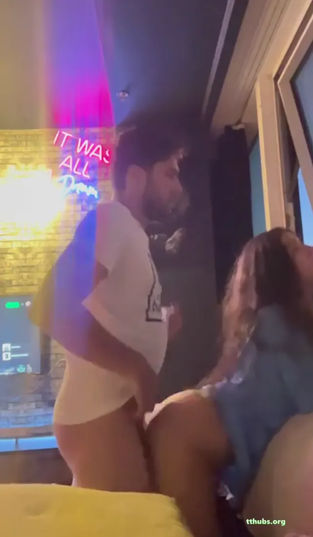 1Cook1Barmaid Simasimal Ciftinin Ozelden Alinan 200Usd Degerinde Videosu 22102025 — 1Cook1Barmaid — Türk ifşa · sahne 3