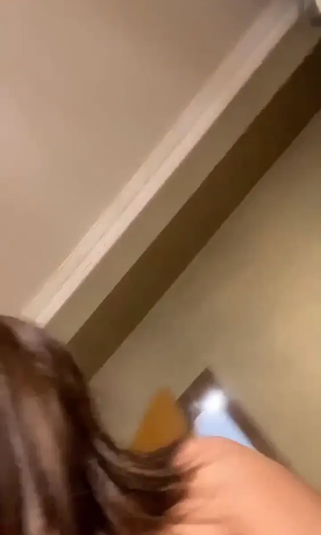Ahu Alev ifşa Soyunup Büyük amcığına tarağın sapını soktu — Tango Ahu Alev — Canlı Yayınlar · sahne 3