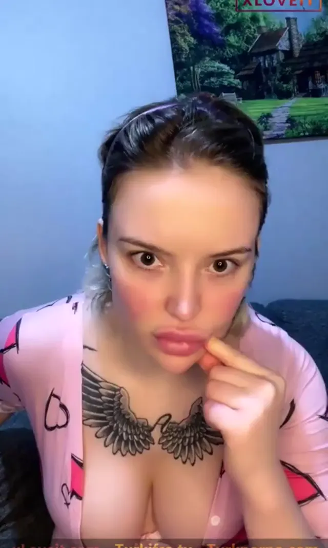 Arzu Yılmaz ifşa Türk milf kocaman memeleriyle karşınızda — Arzu Yılmaz — Canlı Yayınlar · sahne 1