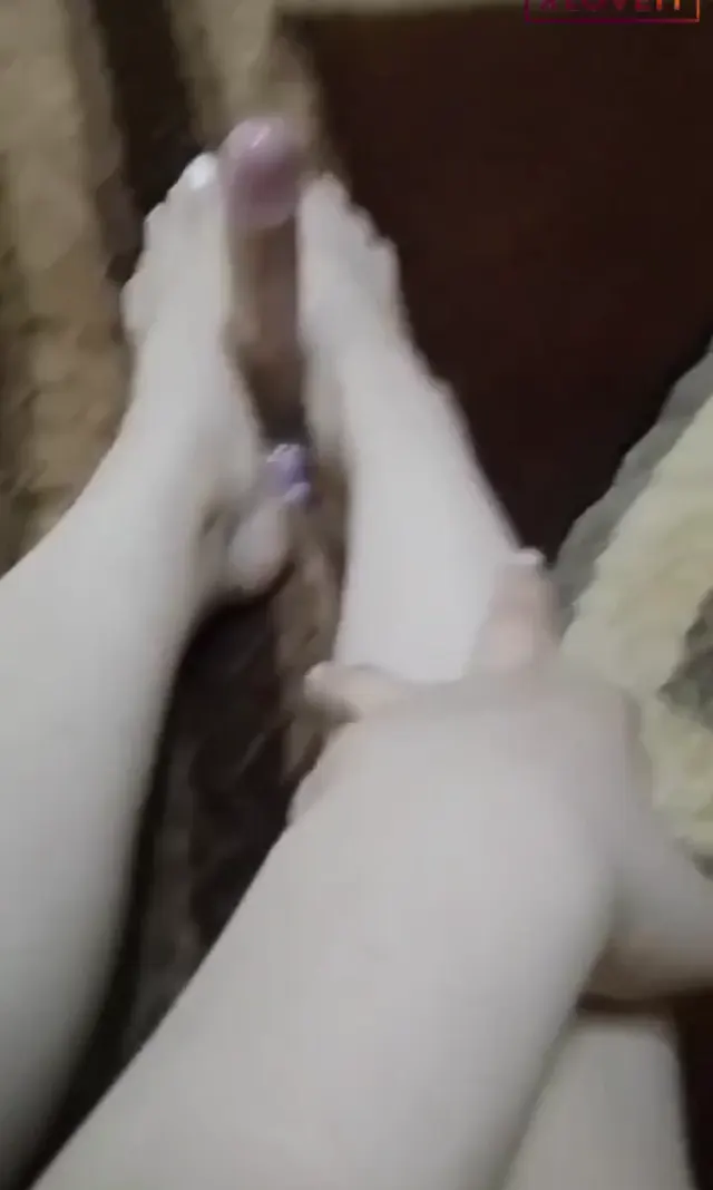 Ayak — Ayak ifşa Dilan ayaklarıyla dildo sıvazladı · sahne 3