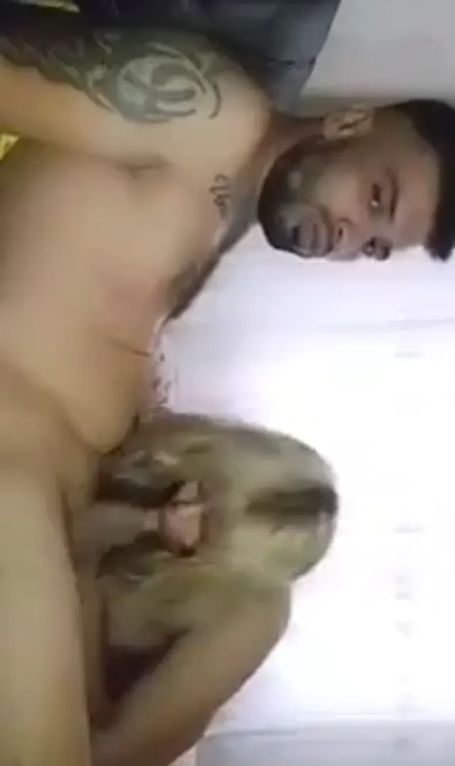 Ayı gibin Türk çift 69 yapıp sikişti — Amatör Porno · sahne 1
