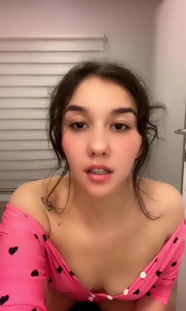 Aymila ifşa Yatmadan önceki full yayınını seyret — Tango Aymila — Canlı Yayınlar · sahne 3