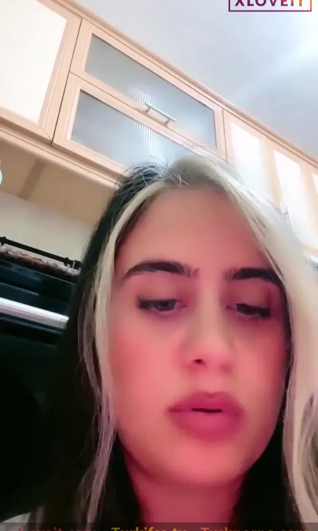 Ayşe Elbi ifşa Milf hatun amcık manzaralı uzun yayın yaptı — Ayşe Elbi — Canlı Yayınlar · sahne 3