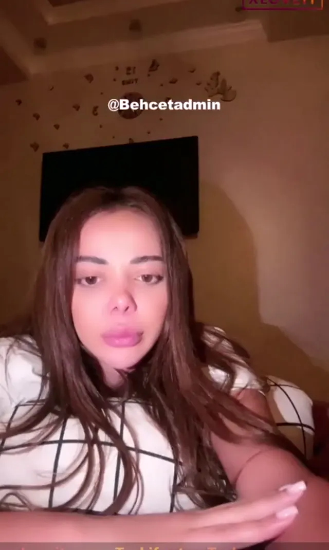 Babe — Babe ifşa Güzel kız dayanamayıp meme amcık gösterdi · sahne 1