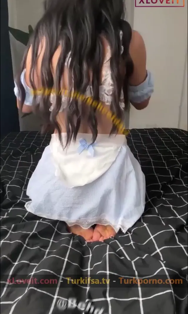 BabyDuru — BabyDuru ifşa Taptaze amcığını titreşimliyle tatmin etti · sahne 1