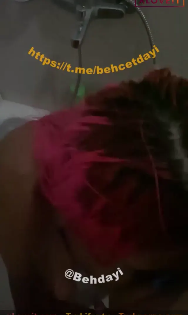 Türk Sakso Ben Flora duşta durulanırken ağzına verdi — Ben Flora — Amatör Porno · sahne 2