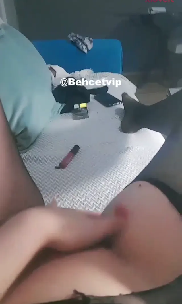 Tango Beril — Beril külotlu çorabını yırtıp mastürbasyon yaptı · sahne 3