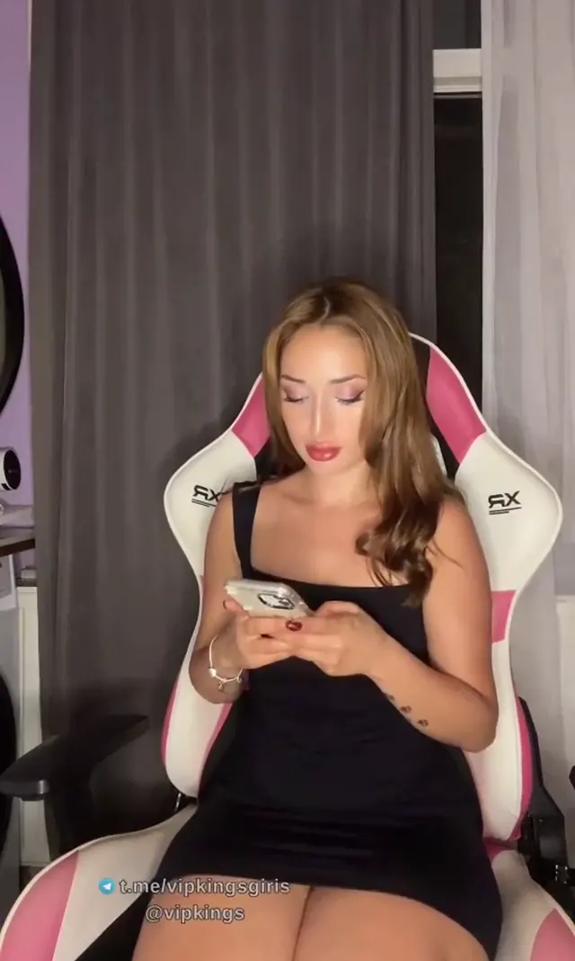 Bigo Eda ifşa Sexy hatunun siyah elbiseli yayını — Eda — Canlı Yayınlar · sahne 3