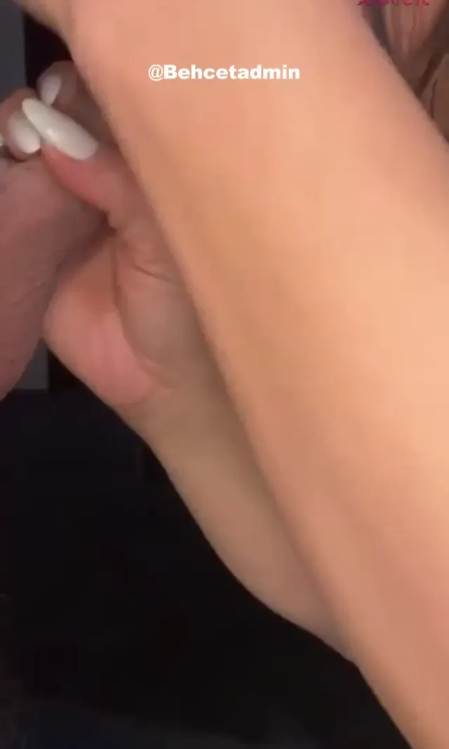 Caramelgirl — Caramelgirl ifşa Sakso seks nude paylaşımları · sahne 2