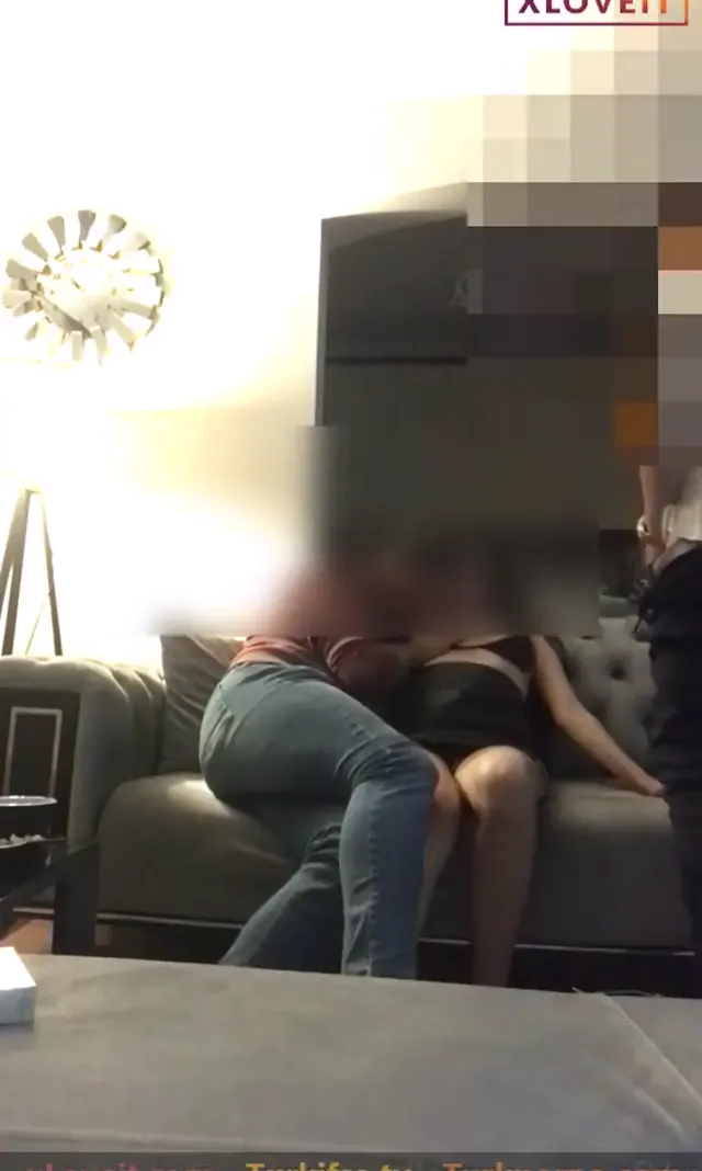Cuckold Porno Kendinecifttr 2 eleman kadına yapıştı — Amatör Porno · sahne 2