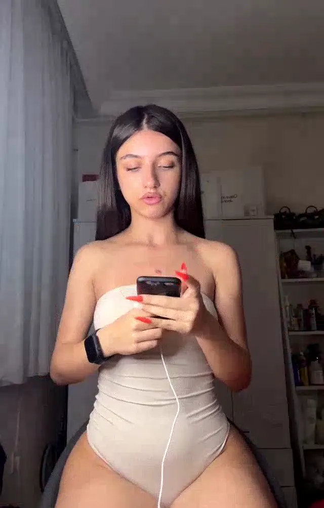 Elanur Ayan — Elanur Ayan ifşa Nası ama yılan dimi · sahne 1