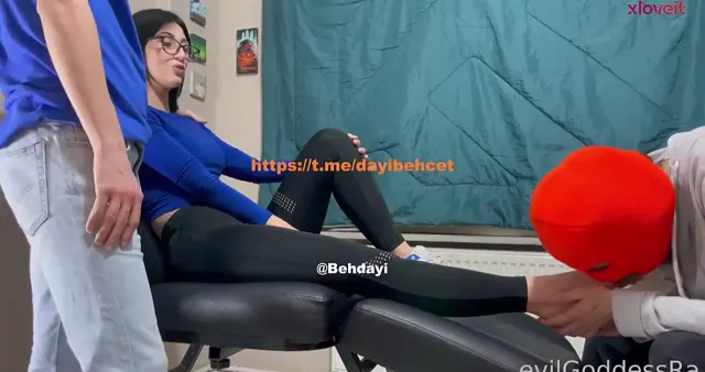 Evilgoddesra — Evilgoddesra HD Porno Kölesine sik yalatıp amını siktirdi · sahne 1
