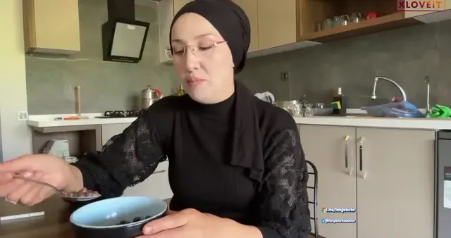 Fatma ile Her Telden ifşa Canlı yayın Vol 11 seyret — Fatma ile Her Telden — Canlı Yayınlar · sahne 3