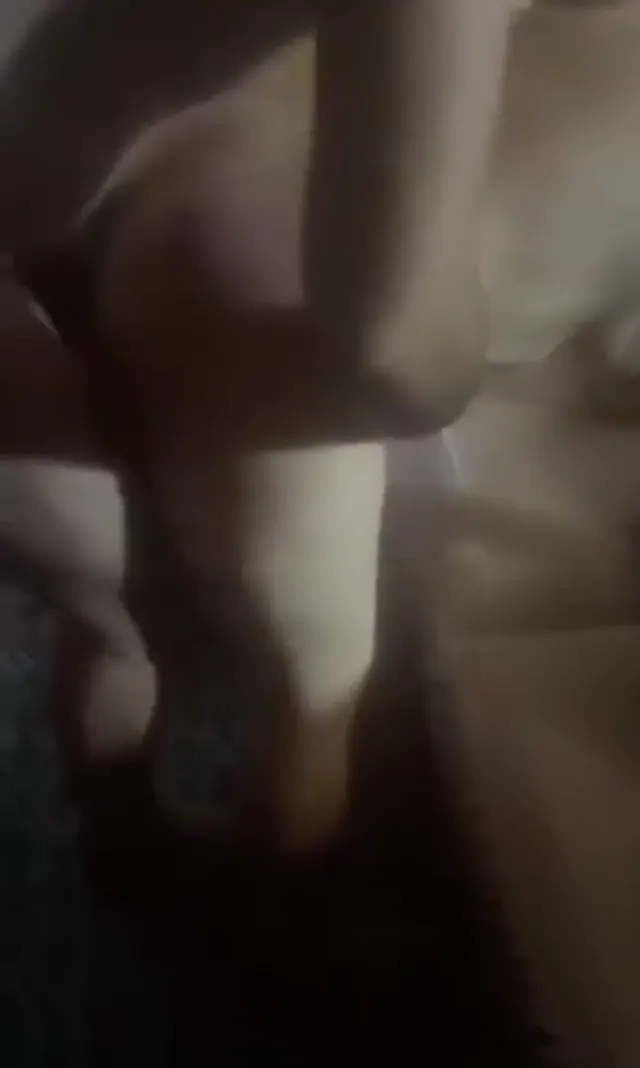 Gavat koca karısını siktirmeyi zevkle organize etti — Mobil Porno · sahne 2