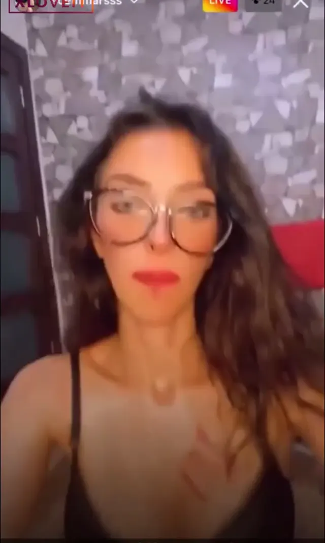 Abaza Ecem ifşa Alkolden kafa gidince amcık açtı — Abaza Ecem — Canlı Yayınlar · sahne 1