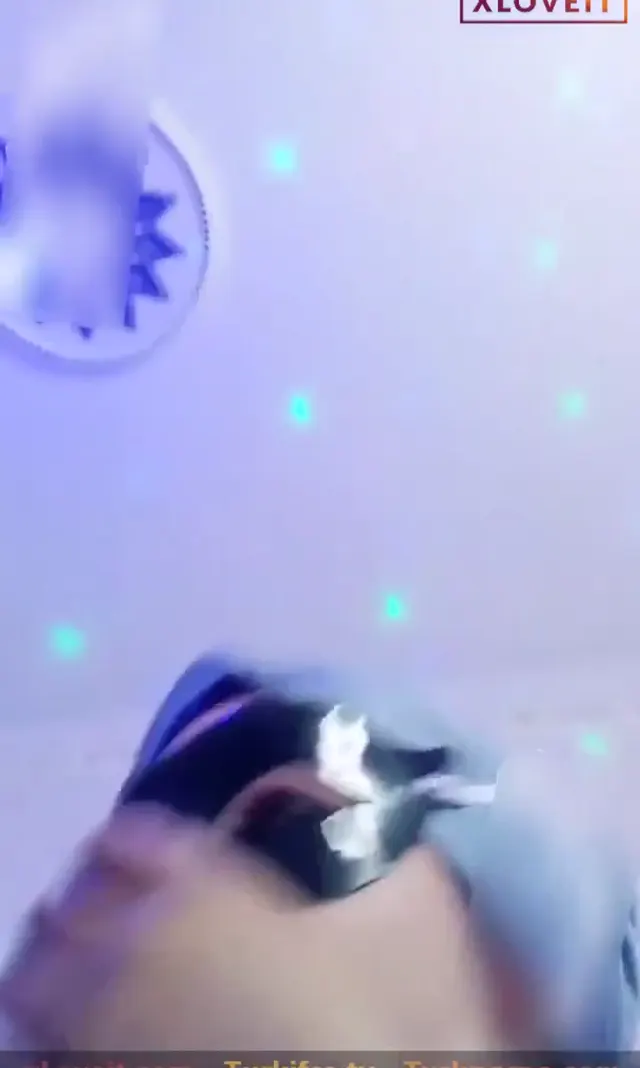 Grup Porno Bizikiaşık 2 evli dostlarını çağırıp sikişti — Amatör Porno · sahne 1