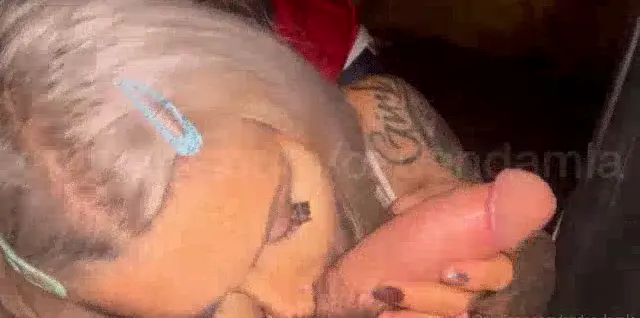 HD Porno Damla özden otoparkta arabanın içinde saksoyla ağzına boşalttı — Damla Özden — Mobil Porno · sahne 2