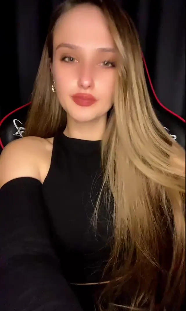 Tango Helga — Helga · sahne 1