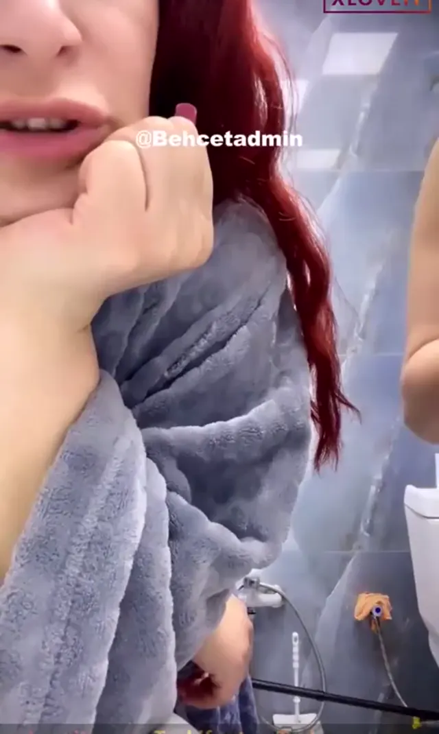 Kızıl Hatun — Kızıl Hatun ifşa Banyoda kankasıyla nude yayın · sahne 2