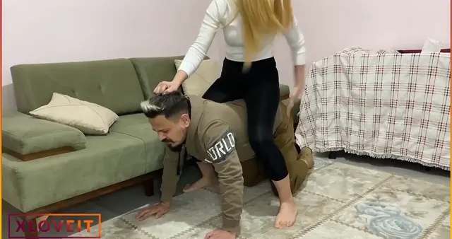 Komşusuna ayaklarını yalatan sarışın Türk — Keyifhane — Amatör Porno · sahne 3
