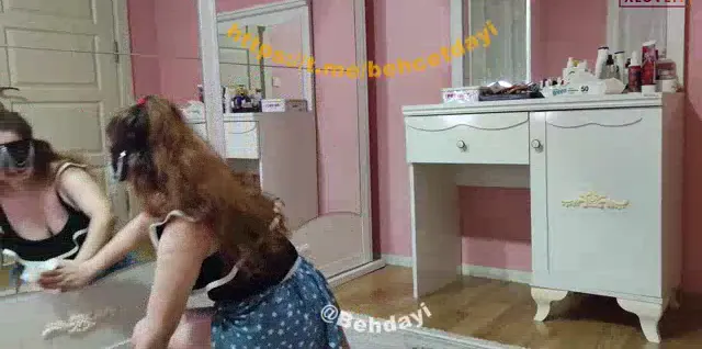 Kraliçenin Hayatı ifşa Katıl Youtube Part 90 seyret — Kraliçenin Hayatı — Bedava Porno · sahne 1