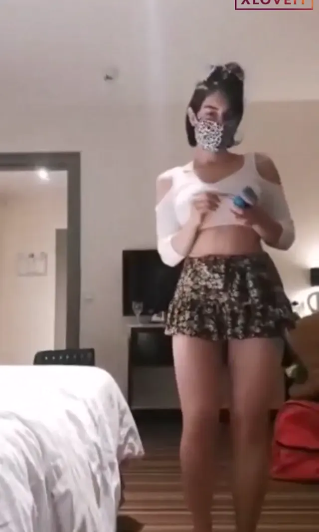 Larisrose — Larisrose ifşa Seksi hatundan bacak kalça show · sahne 1