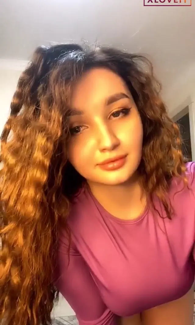 Leylaa — Leylaa ifşa Harika fizikli kızdan twerk seyret · sahne 2