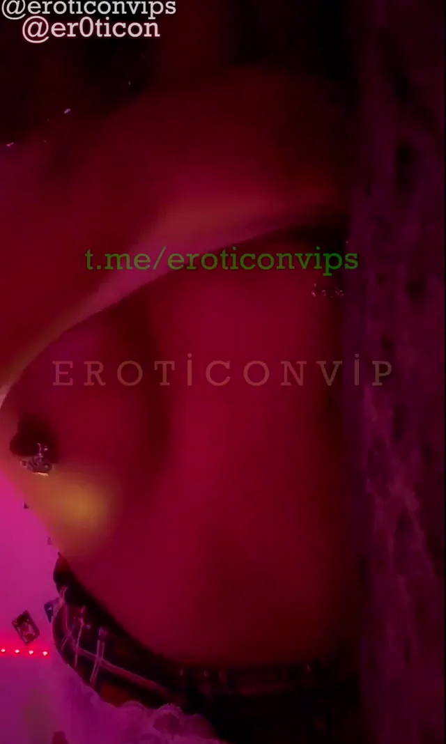 Marina Son — Marina Son Video 1 1 · sahne 1