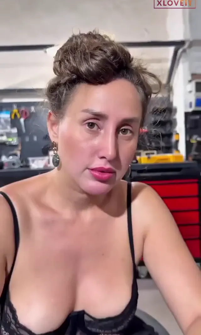 Melike Bulu Cankurt — Melike Bulu Cankurt ifşa Seksi abonelik paylaşımları · sahne 1