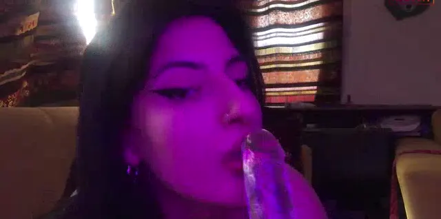 Nadeleine ifşa Klasikleşen hüpleterek dildo yalama — Nadeleine — Bedava Porno · sahne 1