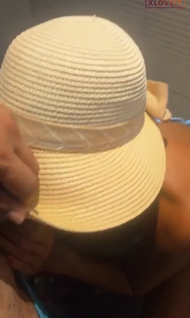 Outdoor — Outdoor Porno Tatilde tuvalette eşinin azına verdi · sahne 3