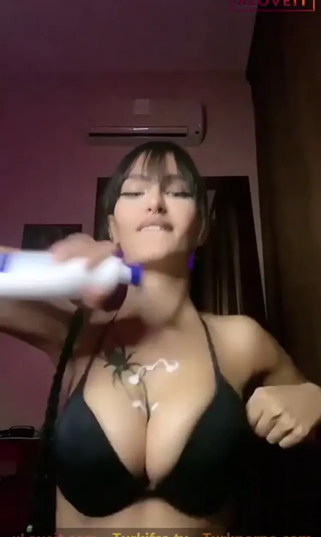 Pinkipye — Pinkipye ifşa Esmer uzun boylu hatun full yayın seyret · sahne 2