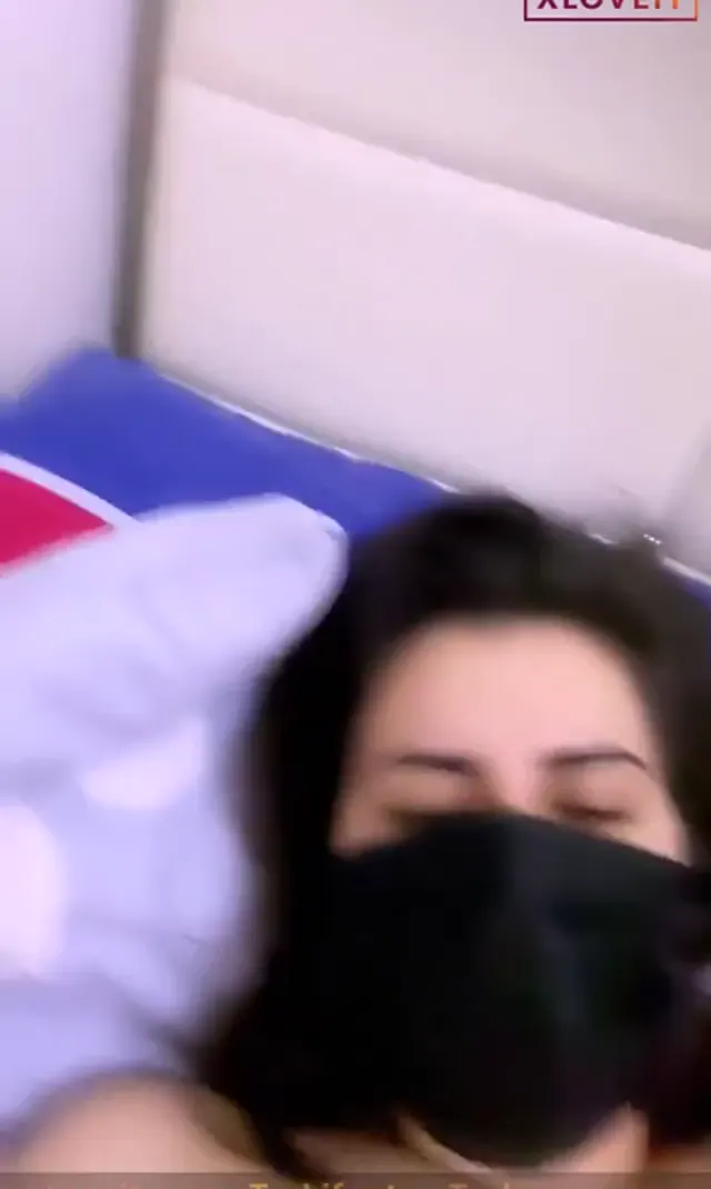 Porno yayını Aleyna dalgayı kaldırıp sikişti — Amatör Porno · sahne 2