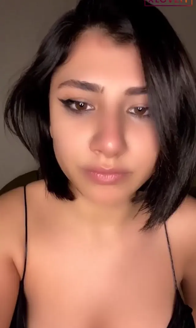 Rana — Rana ifşa Esmer hatundan sexy yayın seyret · sahne 1