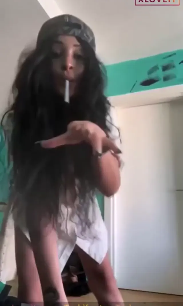 Seçil Çiftçi ifşa Sexy kızdan nude danslı yayın — Seçil Çiftçi — Canlı Yayınlar · sahne 2