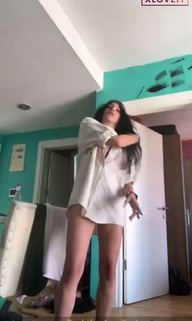 Seçil Çiftçi ifşa Sexy kızdan nude danslı yayın — Seçil Çiftçi — Canlı Yayınlar · sahne 3