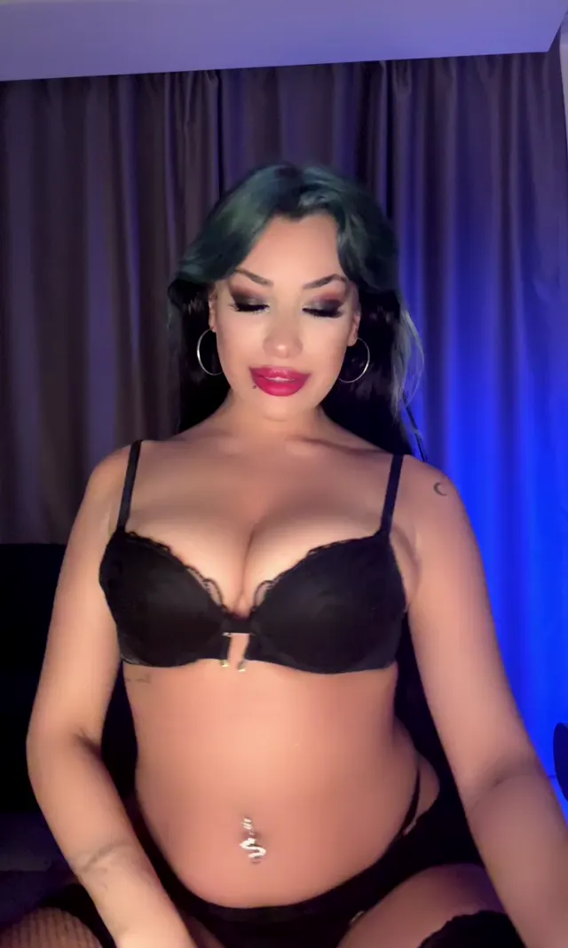 Serenay Okay ifşa nude yayın Part 2 — Serenay Okay — Canlı Yayınlar · sahne 1