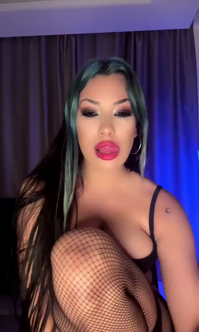 Serenay Okay ifşa nude yayın Part 3 — Serenay Okay — Canlı Yayınlar · sahne 1