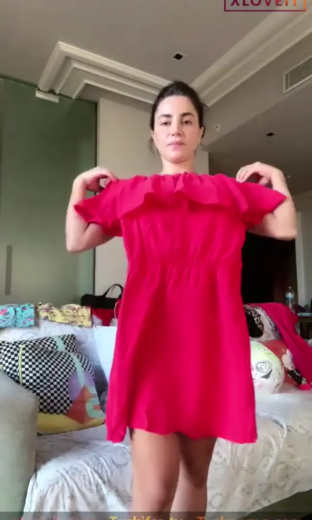 Serpil Cansız ifşa Kraliçemizden nude kalça show — Serpil Cansız — Canlı Yayınlar · sahne 1