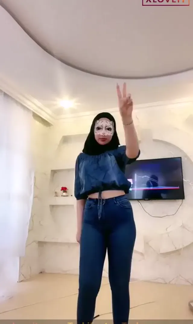Şeyma ifşa Kapalı kızın danslı yayını — Şeyma — Canlı Yayınlar · sahne 3