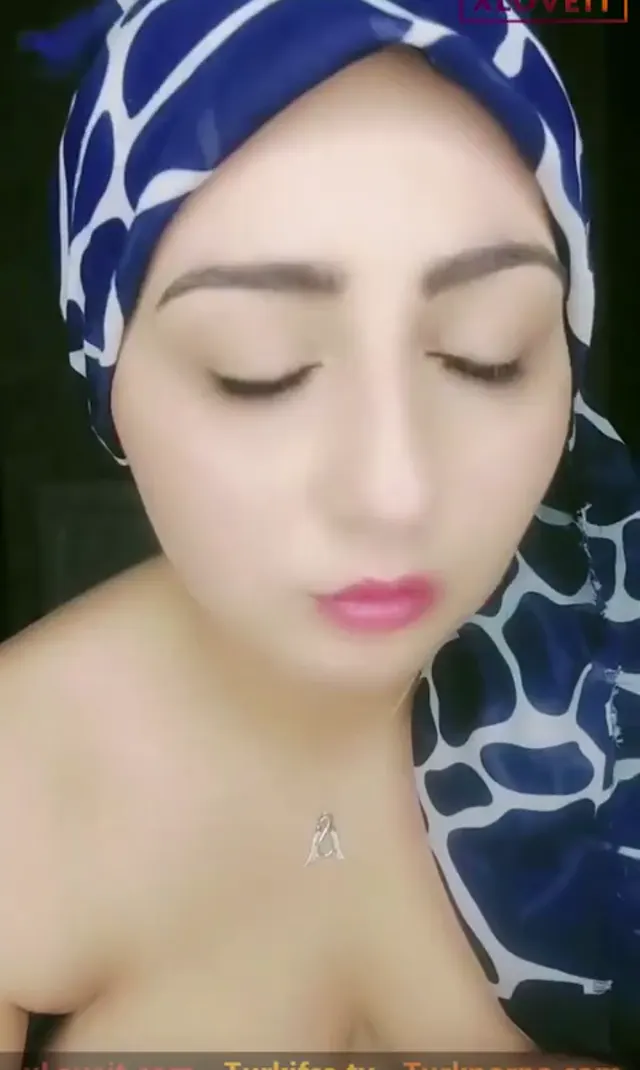 Sulu Kuduruk — Sulu Kuduruk ifşa Türbanlı kızın Tango yayınını seyret · sahne 1