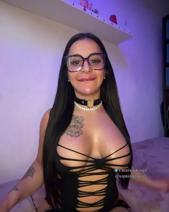 Sweetx Layla — Sweetx Layla ifşa Sexy kalçasını konuşturdu · sahne 3