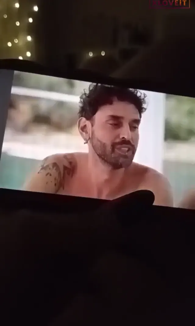 Badem — Tango Badem ifşa Bacak arası manzaralı yayını · sahne 2