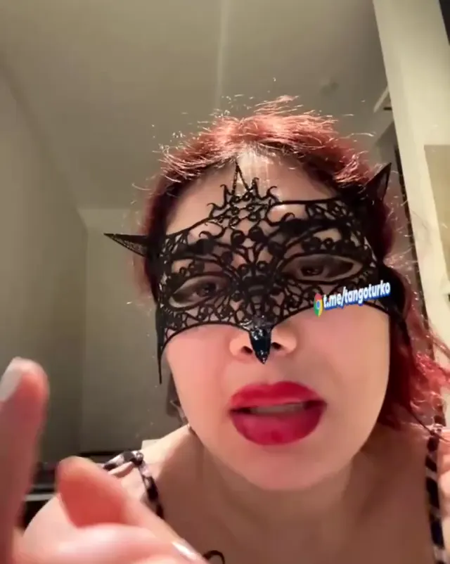 Tango Buse ifşa Anal götten yediği hikayeyi anlattı — Tango Buse — Canlı Yayınlar · sahne 1