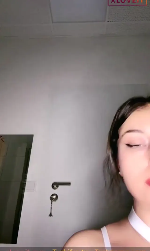 Tango Cansu — Tango Cansu ifşa Ateşli kız beyazlar içinde yayın yaptı · sahne 3