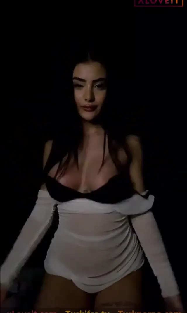 Tango Celine ifşa Slikonlu memeleri açıp dans etti — Tango Celine — Canlı Yayınlar · sahne 2