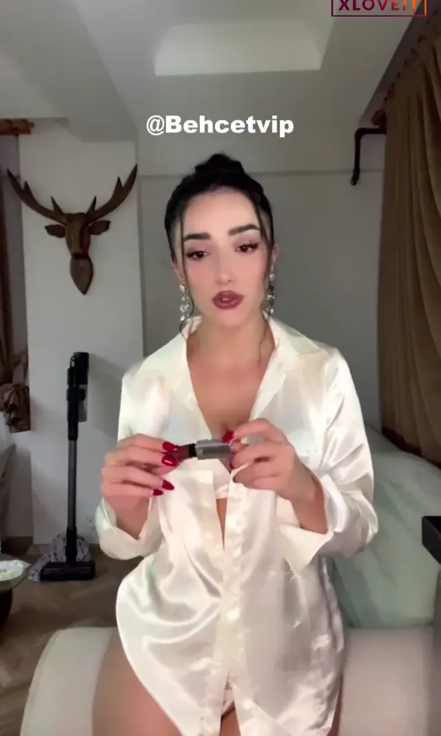 Tango Derin ifşa Sexy piliçin yayınını seyret — Derin — Canlı Yayınlar · sahne 3
