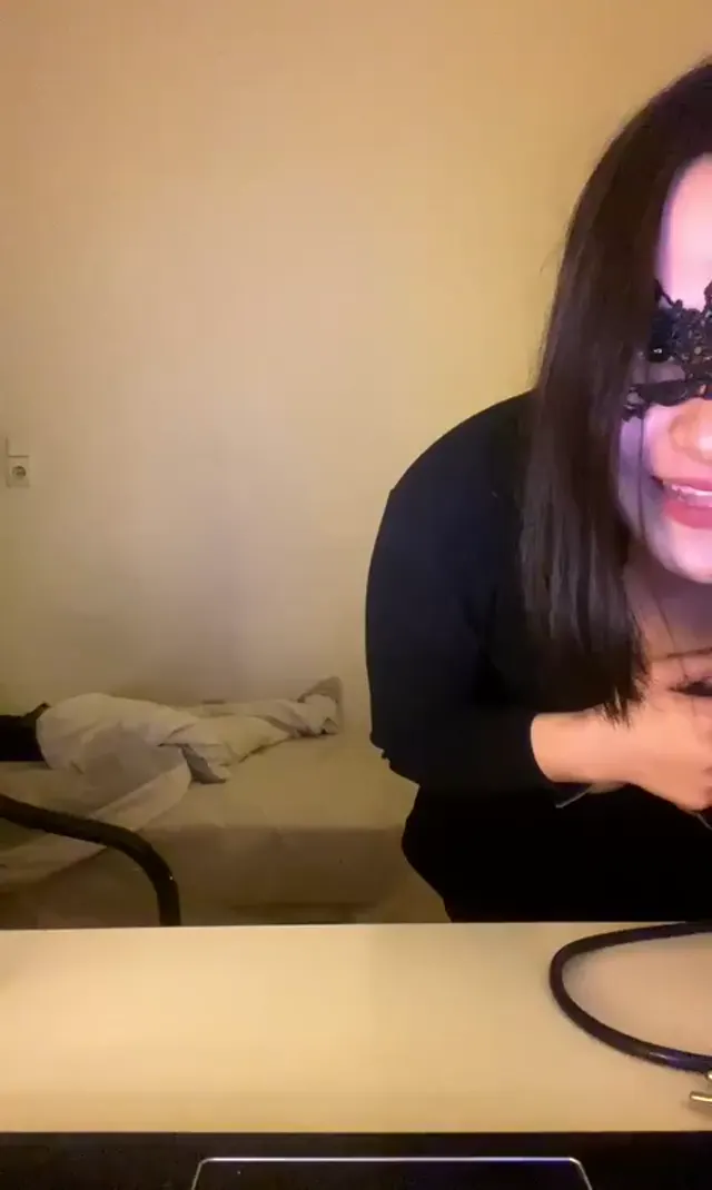 Tango Haribo — Tango Haribo ifşa Seksi hatundan büyük meme show · sahne 1