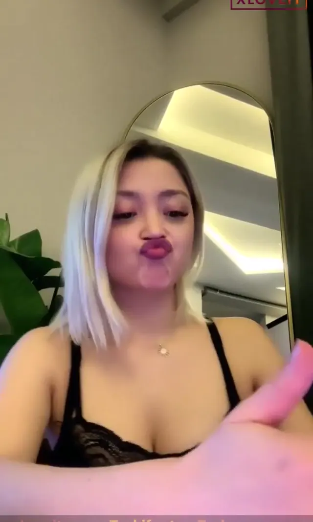 Tango Lara ifşa Sarı kızın normal yayını — Tango Lara — Canlı Yayınlar · sahne 1