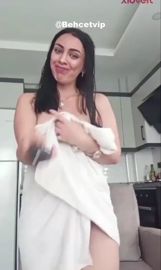 Mokka — Tango Mokka ifşa Havluyu atınca güzellikleri gördük · sahne 2